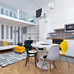 Standard Apartment By Hi5 - Chainbridge Apartment Budapest