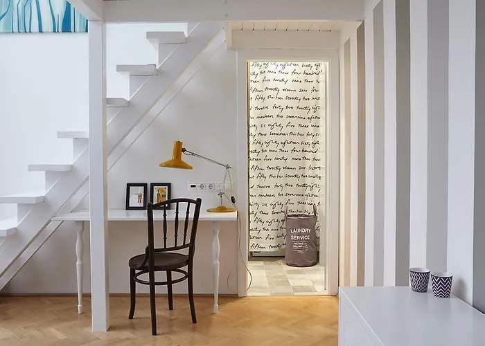 Standard By Hi5 - Chainbridge Apartament *