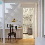 Standard By Hi5 - Chainbridge Apartmán *