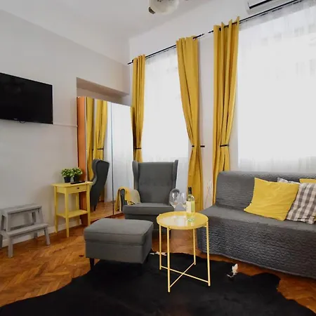 Apartment Standard Apartment By Hi5 - Chainbridge