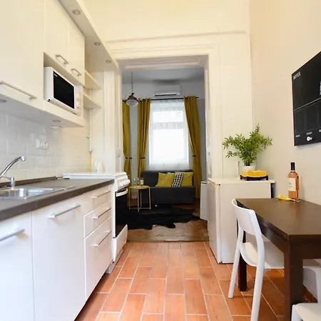 Apartment Standard Apartment By Hi5 - Chainbridge Budapest