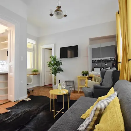 Standard Apartment By Hi5 - Chainbridge Apartment Budapest